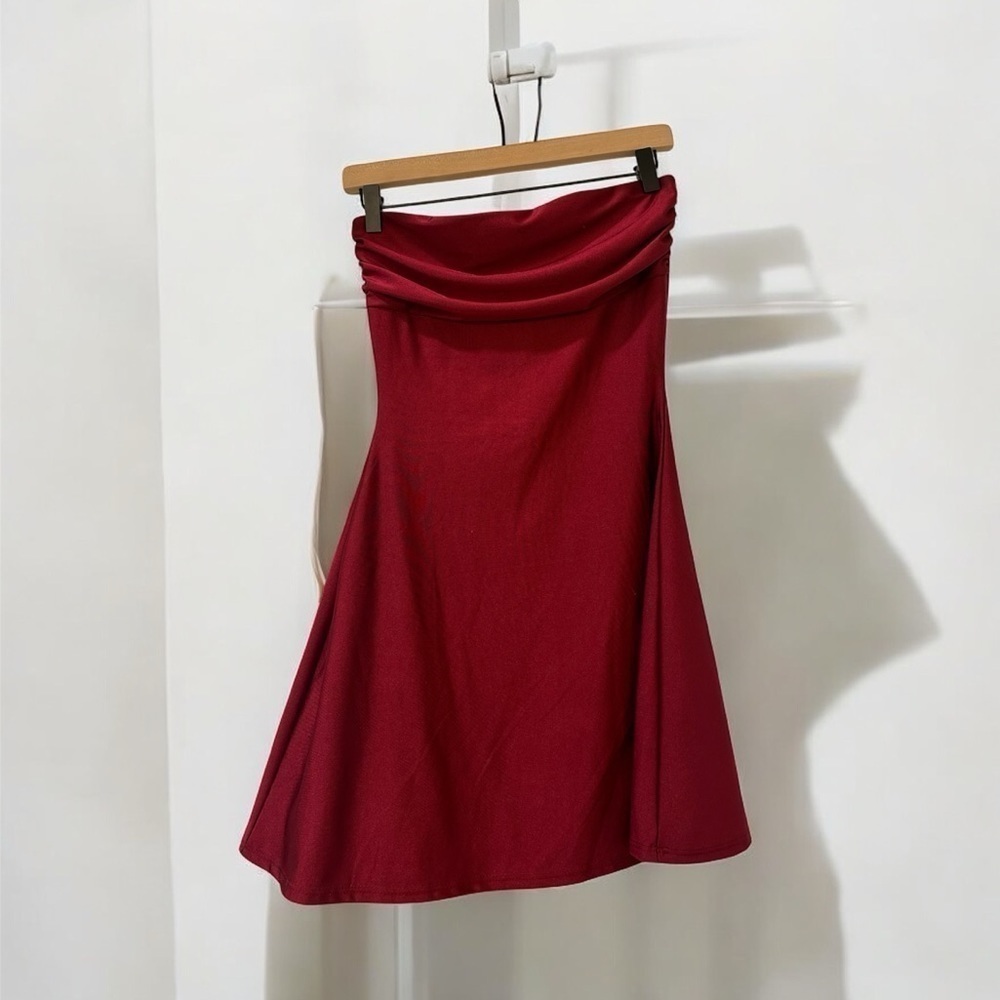 Windsor Sleeveless Burgundy Red Mini Dress With Ruched Chest size Medium